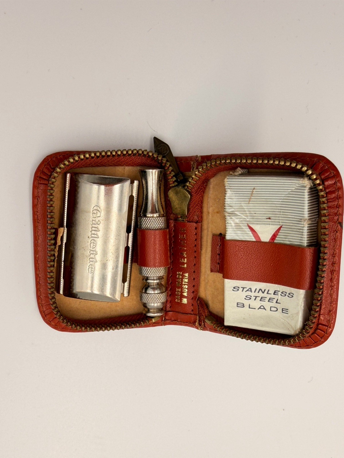 Kit - Red Leather Case - Austria