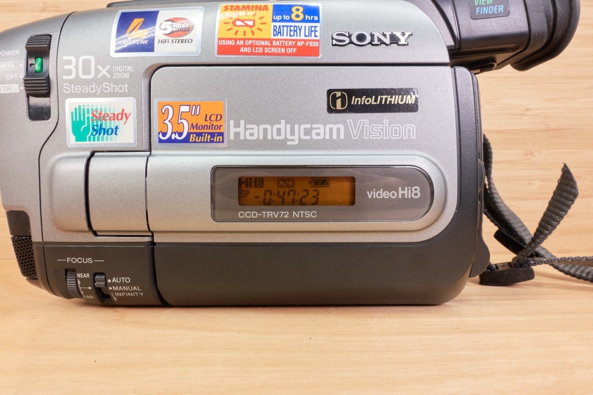 Sony Handycam CCD-TRV72 NTSC Video Hi8 Camcorder / Tested / Made