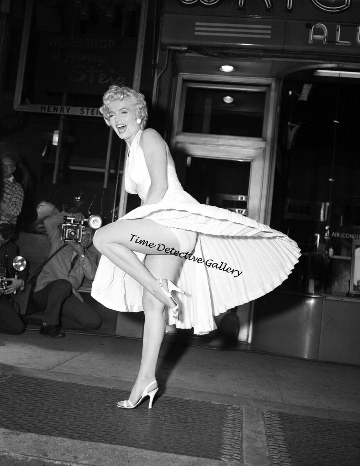 marilyn monroe dress blowing up