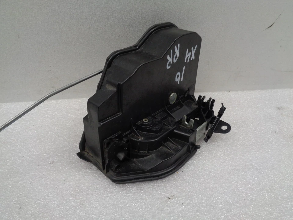 Actuador de cierre de puerta de pasajero trasero derecho BMW X4 2015-2018 OEM AK2403133 Foto 3 de 4