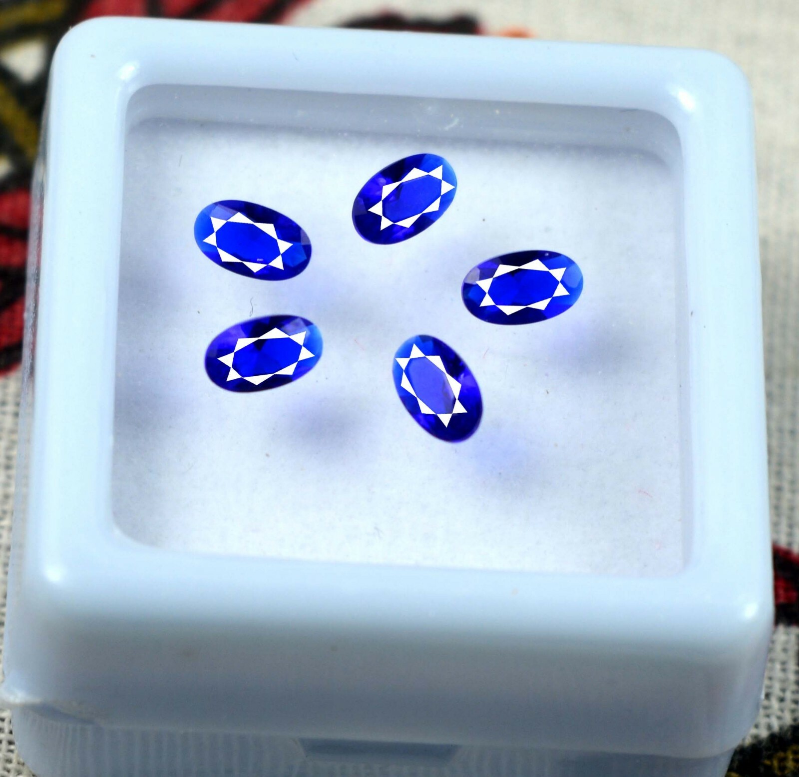 Lot De 100 Gemmes Tanzanite Bleue Naturelle 3x2 Mm Ovale, Certifiées GDL - Non Traitées