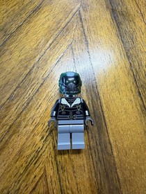 sh403 Lego Marvel Spider-Man 76083 - Vulture Minifigure with Jetpack