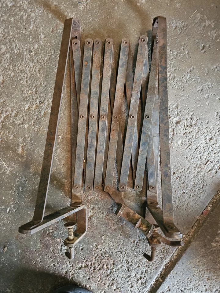 Portaequipajes extensible vintage para estribo modelo T A Ford Buick Studabaker Foto 3 de 4