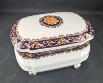 Porzellan Deckeldose Medusa - Hand Paint Limoges France - Bonbonniere