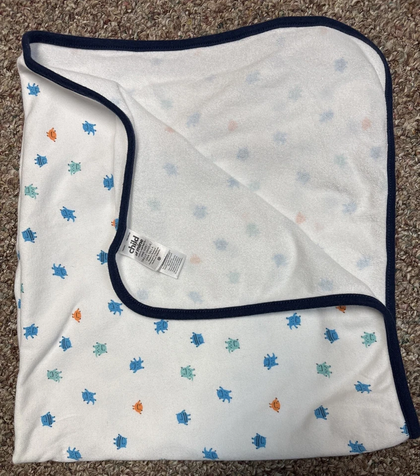 Manta Carter's Child of Mine Monsters Swaddle Recibiendo Blanca y Azul 26"X 30 Foto 2 de 4