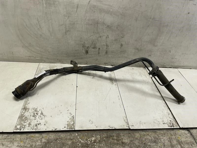 Ford Explorer XLT 2014 cuello de llenado de combustible OEM+ Foto 2 de 4