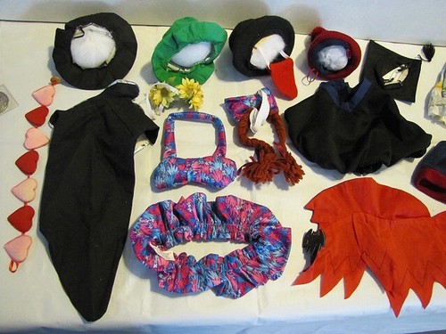 Lotto assortito di abiti vintage anatra d'oca abiti cappelli e altro - Foto 9 di 12