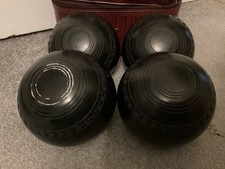 Henselite Size 4 Bowls Good Condition with Carry Case