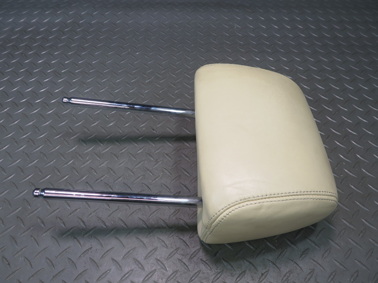 2006-2012 BENTLEY FLYING SPUR FRONT LEFT & RIGHT SIDE SEAT HEADREST BEIGE SET