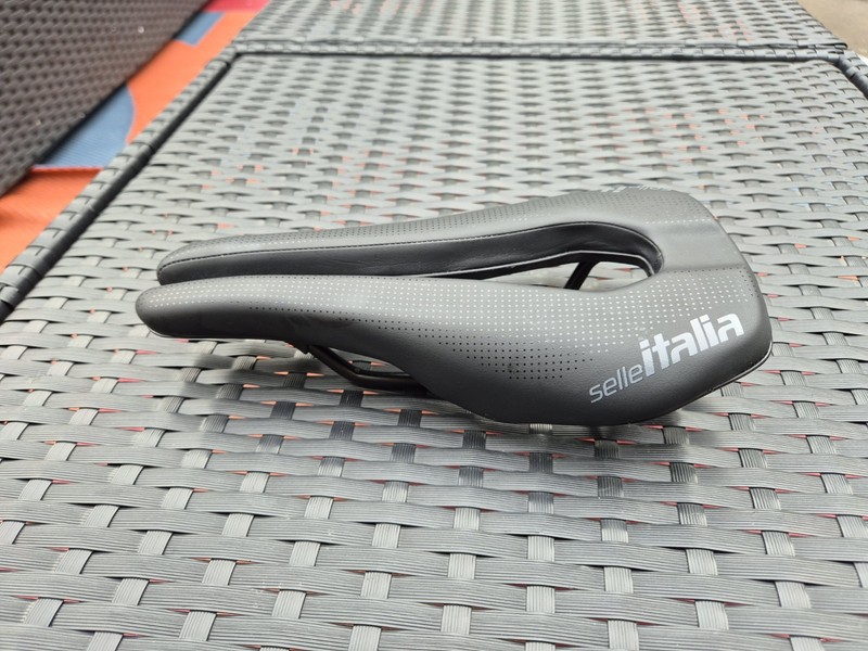 Selle Italia Watt  Superflow Saddle