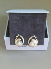 Vintage WEDGWOOD Blue Jasperware Daisy Flower Sterling Silver Clip on Earrings