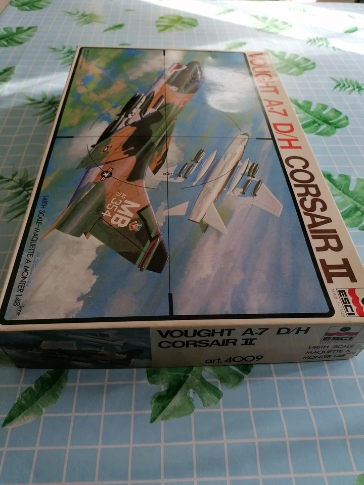 ESCI 1/48 VOUGHT A-7 D/H CORSAIR II ITEM N° 4009 - Immagine 2 di 4