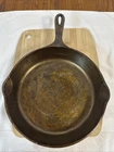 New ListingVintage Wagner Ware Sidney -0- 10 in Cast Iron Skillet 1058I Double Pour Spout