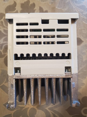 LSIS LSLV0008C100-1N VFD Power Inverter .75Kw AC200~240V, 1HP - Picture 5 of 8