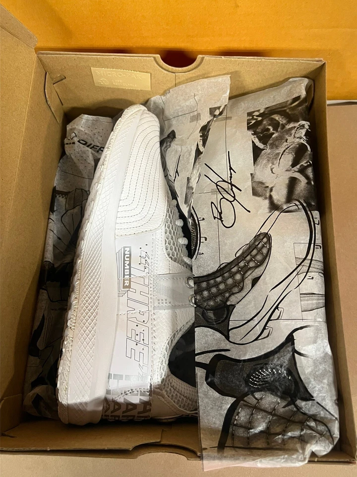 Zapatos de béisbol/softbol Under Armor UA Harper 7 Turf para hombre talla 8 3025586-100 Foto 2 de 4