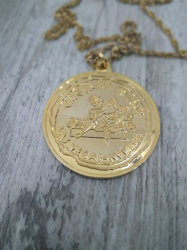 Vtg Caesar Palace Casino Vegas Coin gold medal pendant 2'' chain 24'' - Picture 5 of 5