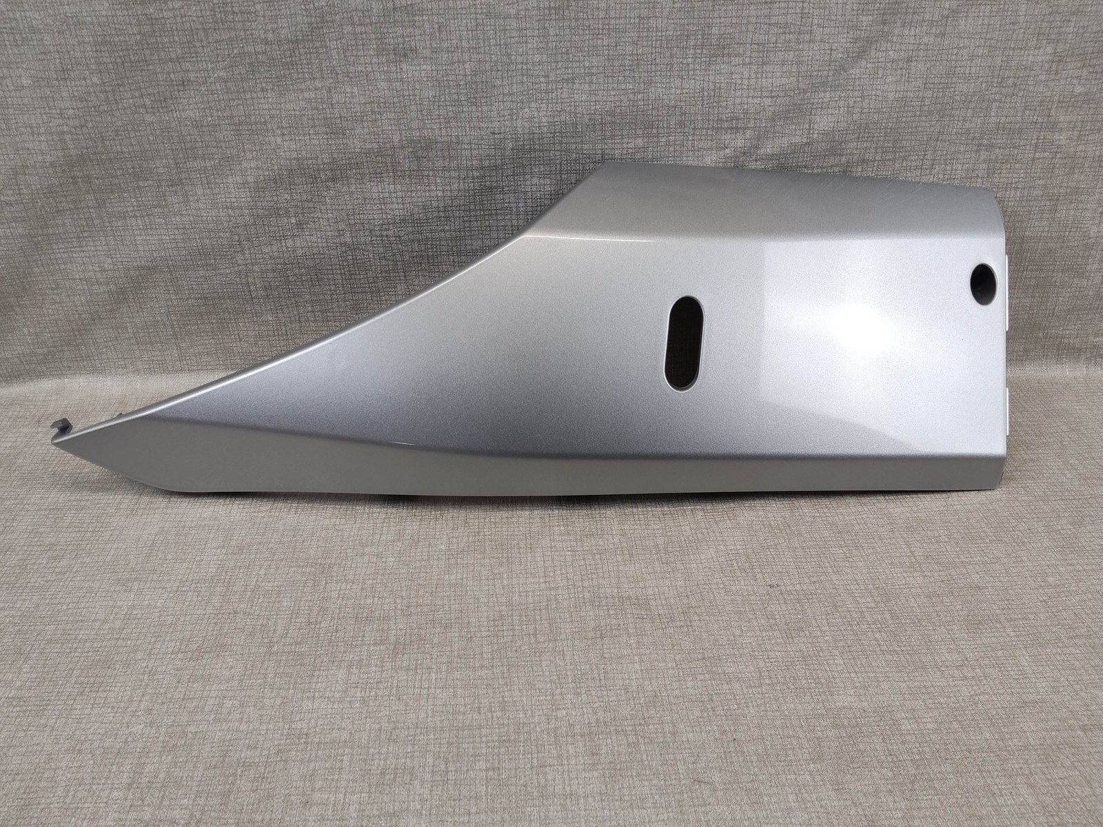 Plastique flanc gauche Honda FES 125 Swing 2007 2008 2009 couvercle latéral 64432-KRJ-790ZB