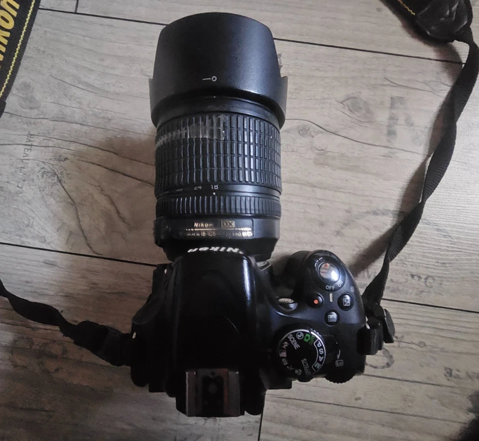 Nikon DSLR Kamera D5200 Gehäuse / Body + AF-S Nikkor 18-105mm 1:3.5-5.6G - Bild 4 von 4