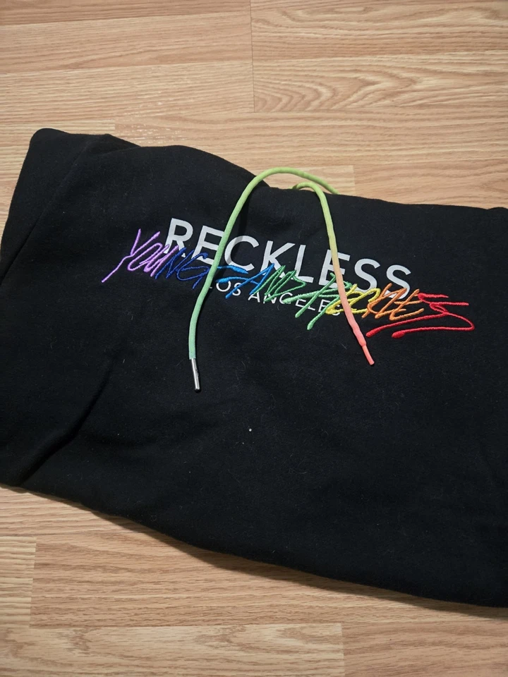 Sudadera con Capucha Edición Limitada RARA Negra Y Arco Iris Joven E Imprudente Foto 2 de 4