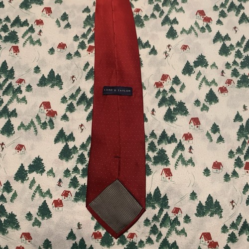 Lord & Taylor Christmas Santa Claus Presents Red Vintage Scene novelty neck tie - Picture 5 of 6