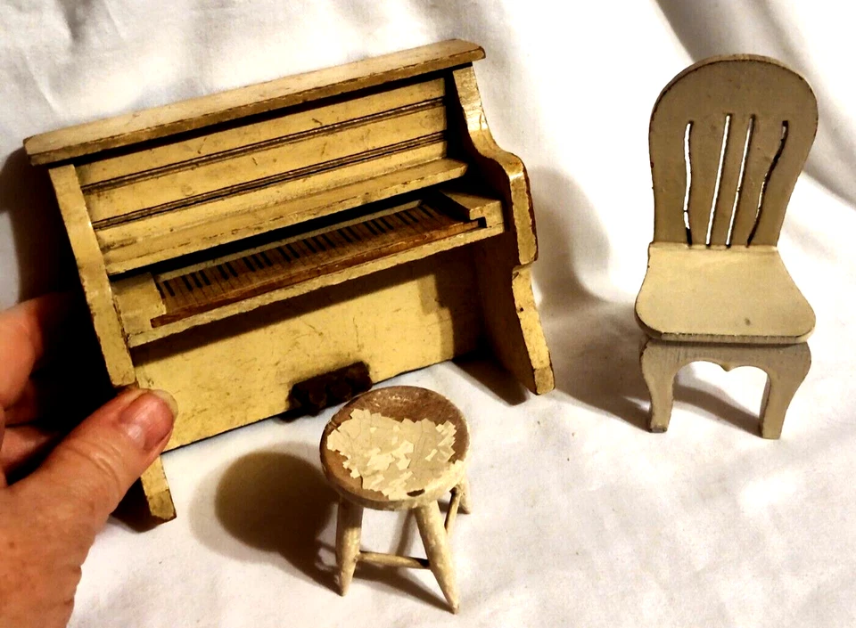 Casa de muñecas de 1" muebles en miniatura de colección piano de madera con taburete y silla estilo arte popular Foto 2 de 4