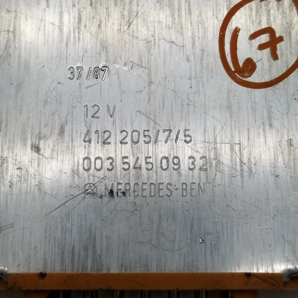 1986 1987 1988 1989 1990 1991 1992 Mercedes-Benz 300E módulo de controle 0035450932 - Imagem 3 de 4