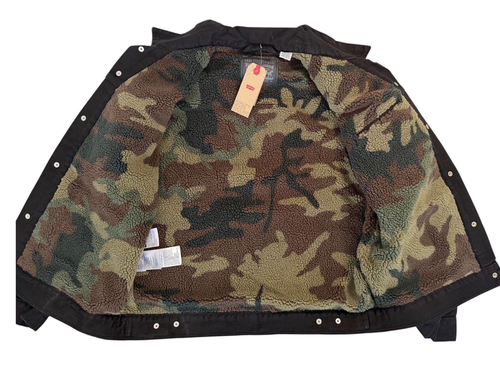 Levis Mens Camo Lined Black Denim Trucker Jacket 576960002 image 1