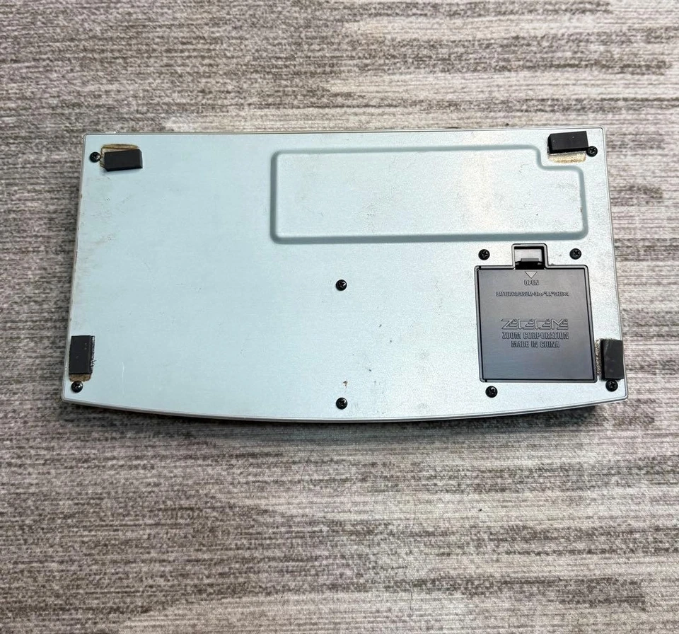 Zoom MRS-8 Multi-trak Recording Studio Recorder Portable from japan no adapter - Image 3 of 4