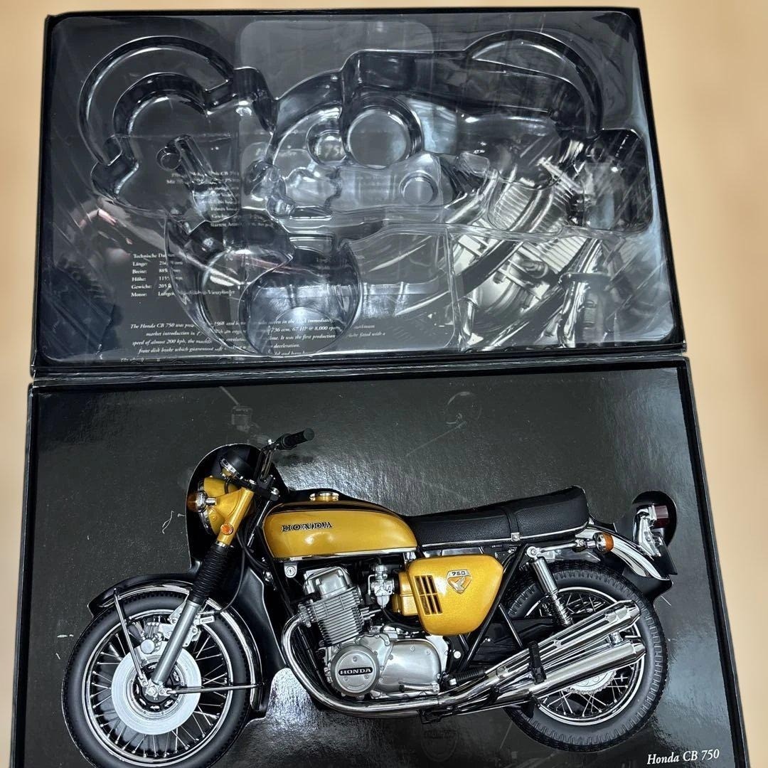ミニチャンプス 1/6 HONDA CB750 ゴールド　ミニカー　バイク模型 Minichamps HONDA CB750 Classic Bike Candy Gold Series 1/6