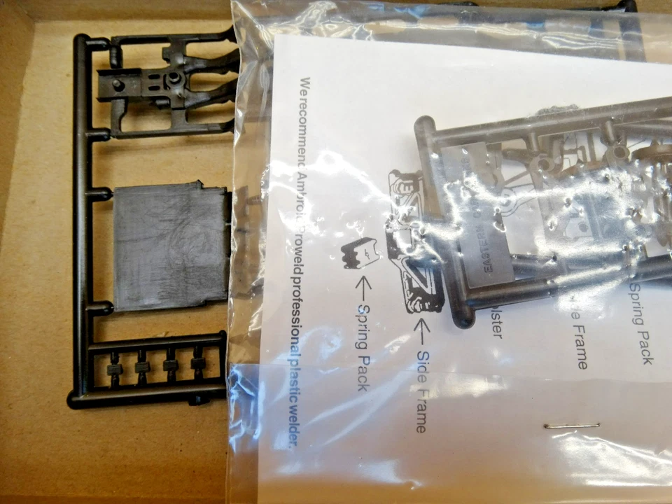 Eastern Car Works HO Scale 42' Commonwealth Steel Depressed 90-Ton Flat Car Kit - Image 2 of 4