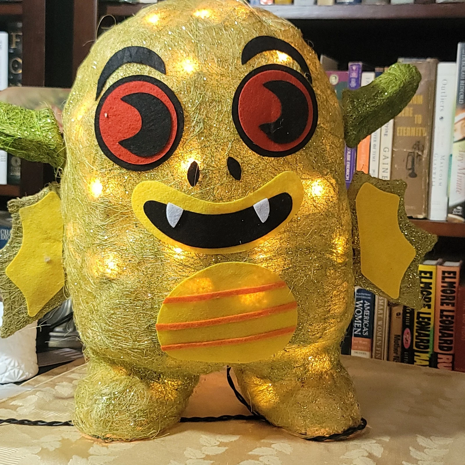 Rare! Lit Spooky Monster Halloween decor Indoor/ Outdoor 16"H Retired Hyde & Eek