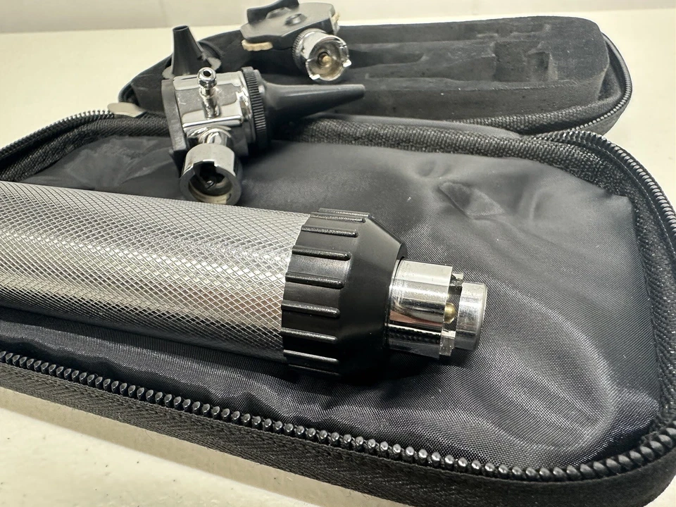 Kit de oftalmoscopio otoscopio R.A. Bock Diagnostics The R.A. Bock Foto 4 de 4