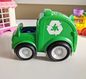 little people trash truck