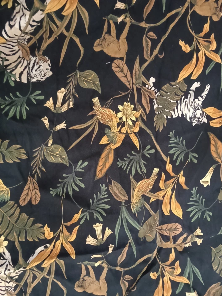 100%Viscose Rayon Digital Printed fabric yard - Image 2 of 3