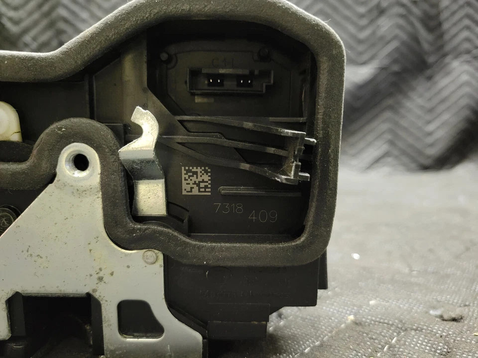 Actuador cerradura puerta delantera izquierda bmw f25/f26 x3 x4 51217318409 Foto 2 de 3