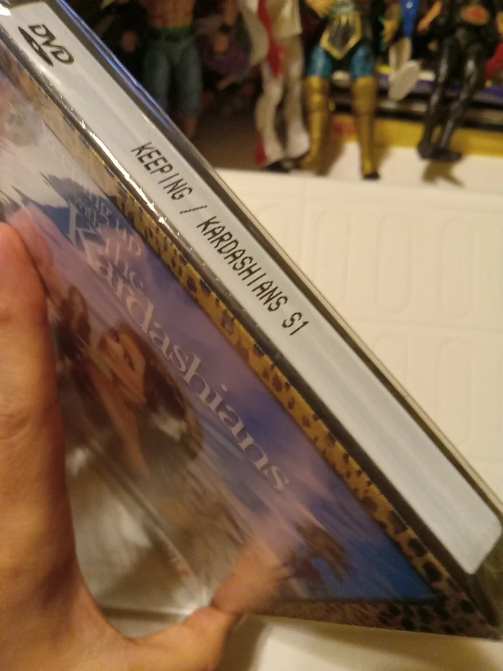 NEW SEALED KEEPING UP WITH THE KARDASHIANS - Season 1 - (DVD SET 2007) KIM E! - Image 2 of 3