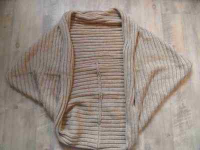 S.OLIVER Beautiful Knit Poncho Vest Beige Size 42 W. NEW ZC517
