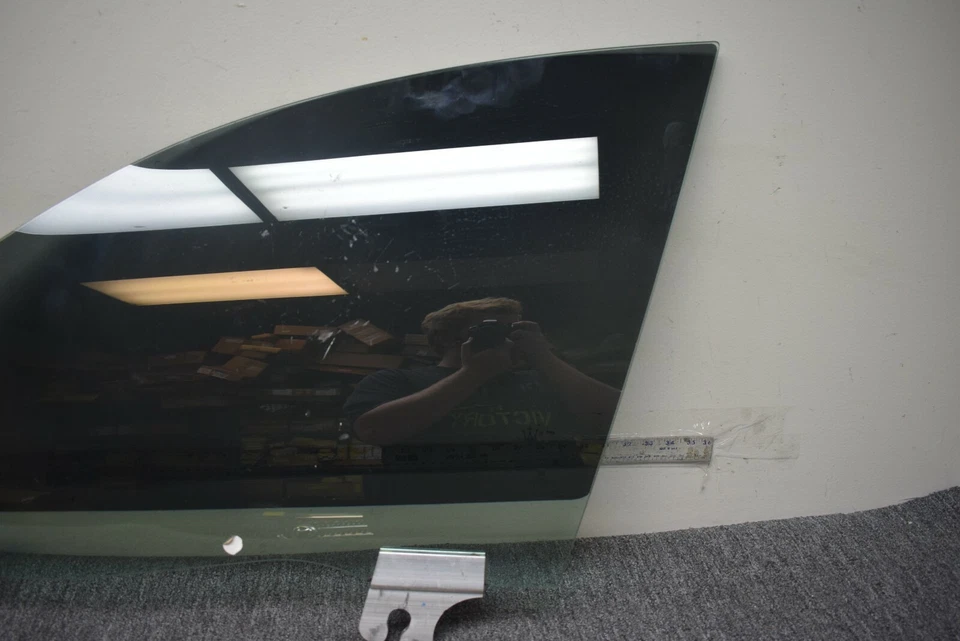 2012 PORSCHE CAYENNE S LEFT DOOR WINDOW GLASS FACTORY OEM - Image 3 of 4