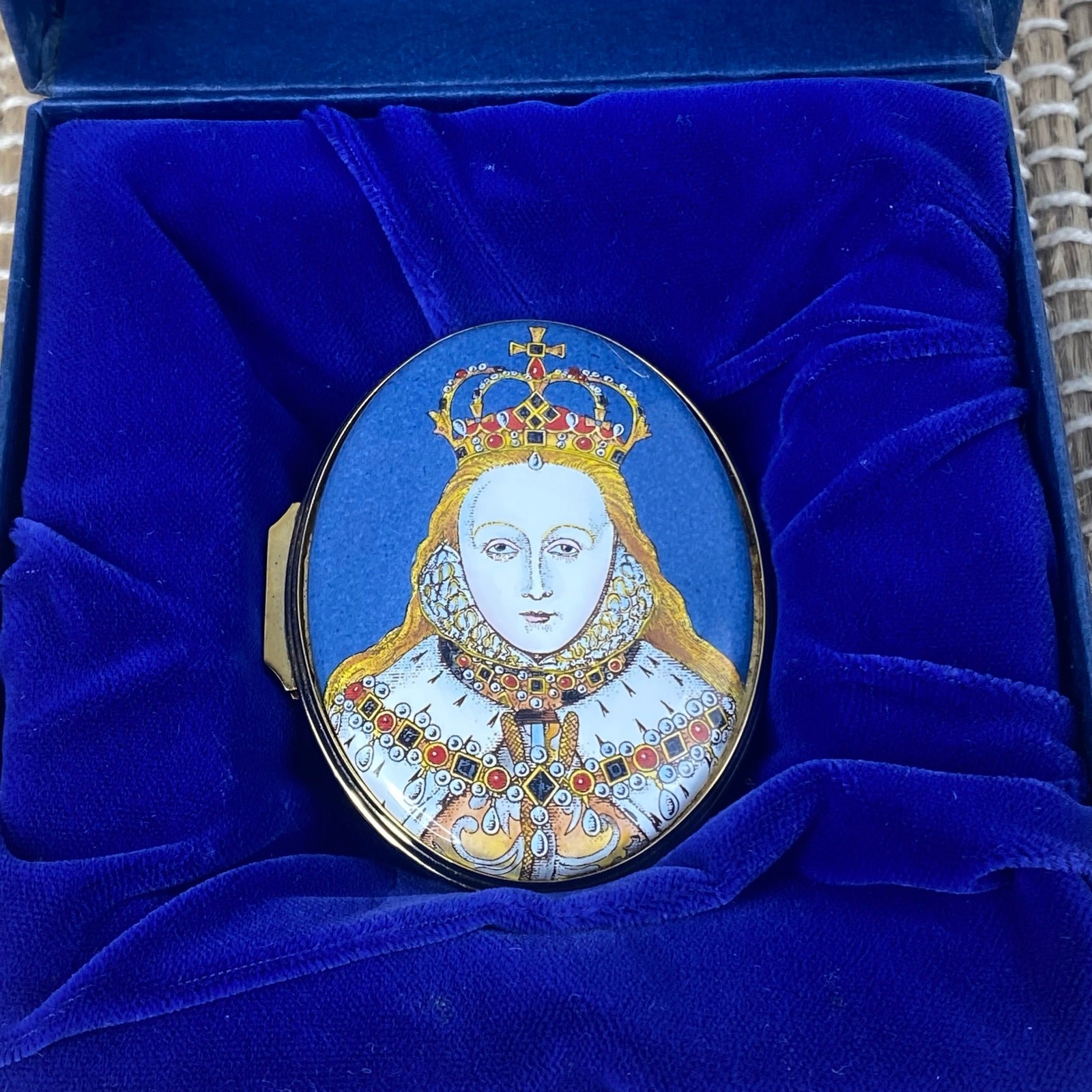 LE RARE Halcyon Days "Collectors Circle" Queen Elizabeth I Commemorate 400 years