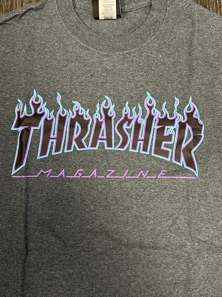 Camiseta De Colección Thrasher Magazine Logo Llama Gris Púrpura Azul Etiqueta Pala Mediana M Foto 2 de 4