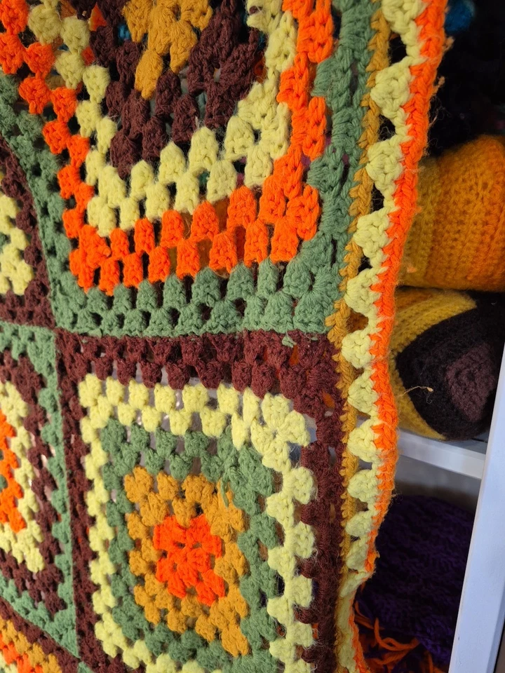 Manta cuadrada de ganchillo Granny, Roseanne 71'x42' Foto 2 de 2