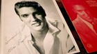 ELVIS PRESLEY  1956 RARE SIGNED PHOTO WITH ORIGINAL  BOOKLETS 1956 — photo 4