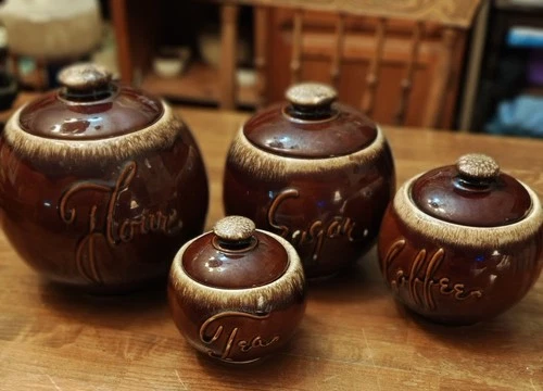 Set of Four Hull Brown Drip  Canisters