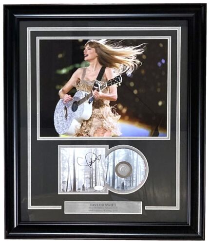 Taylor Swift Signed Framed Folklore CD Booklet w/ 11x14 Photo JSA - Picture 1 of 3