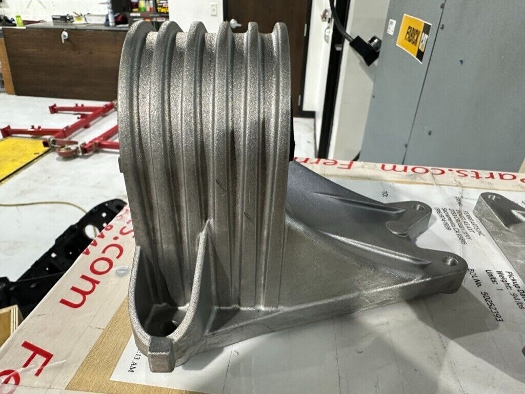 OEM Ferrari California, RH, Right, Rear Transmission Xmember Mount, New, 229944