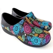 CROCS Neria Pro II Graphic Clog Womens 8 NWOT