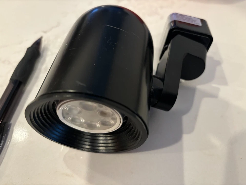 Cal lighting black track lighting head - with Euri LED bulb - Image 2 of 4