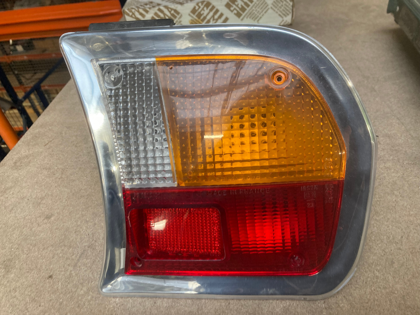 Feu arriere droit Seima 627D complet pour Peugeot 504 berline collection