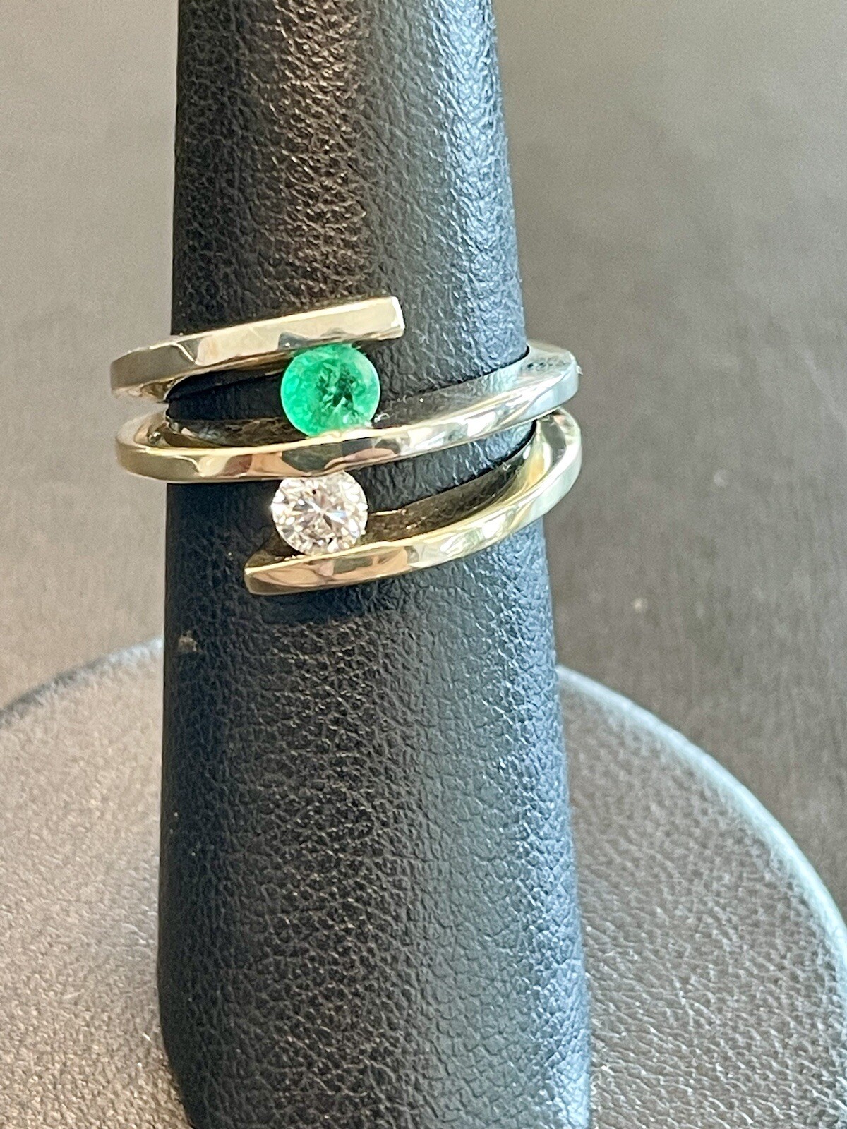 14KT Yellow Gold Emerald & Diamond Ring. Size 7 (… - image 1