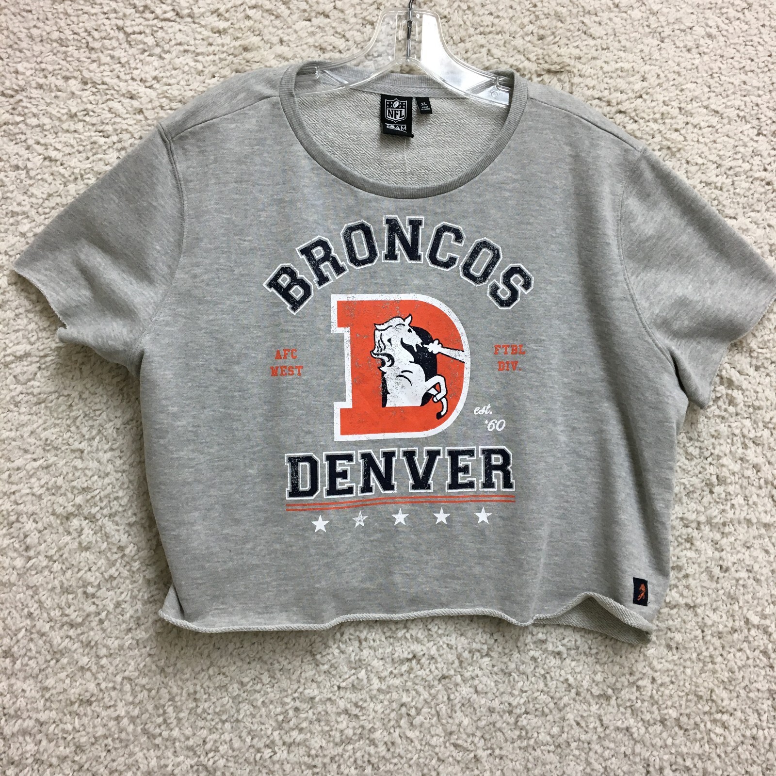 NEW Denver Broncos Team Apparel Top Shirt Extra Large Womens Gray NFL Cropped XL